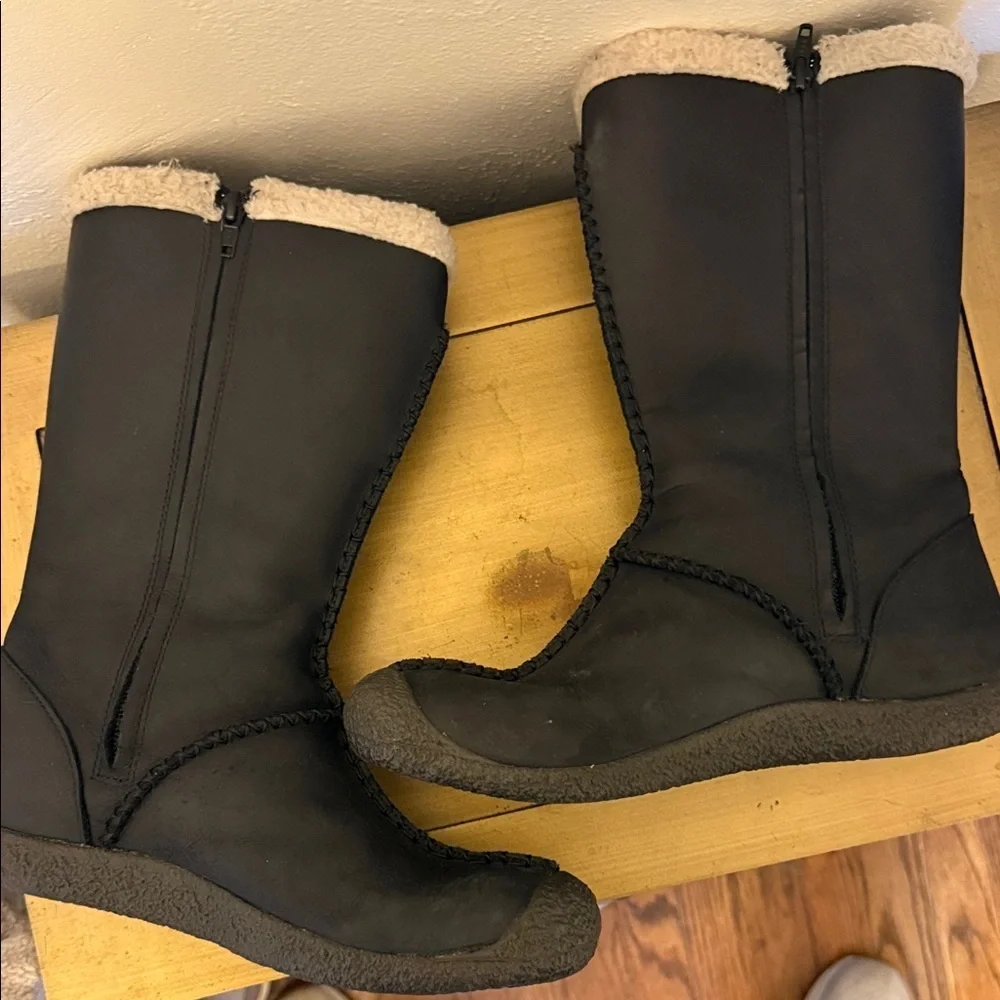 Black Shearling-Trim Winter Boots with Toggle Accents